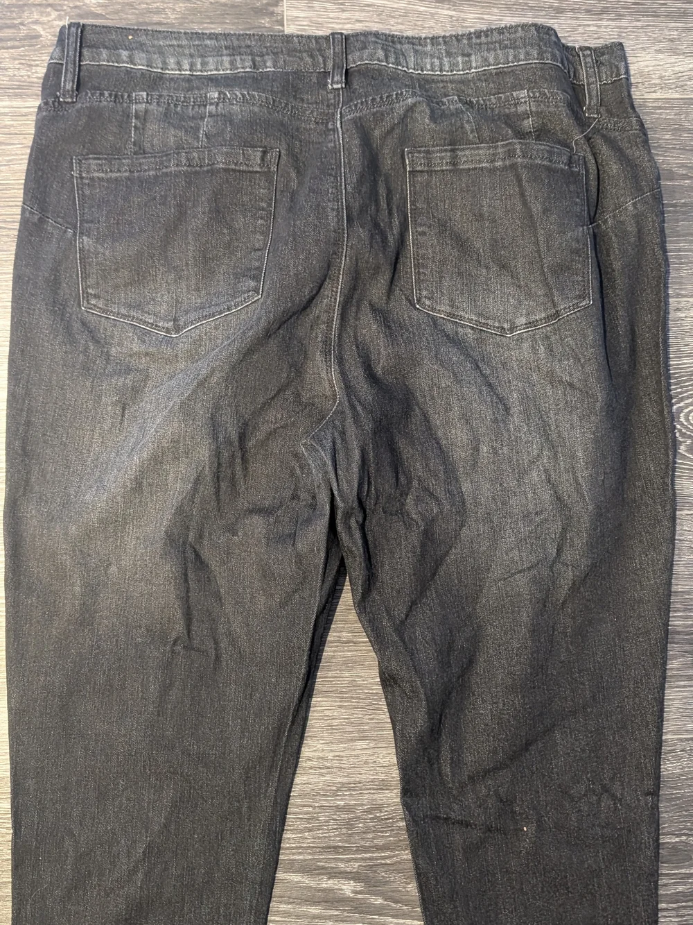 Hybrid & company Women’s Distressed Black Jeans